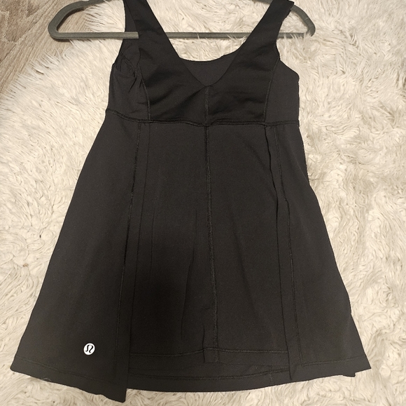 lululemon athletica Other - Lululemon top super cute size 4